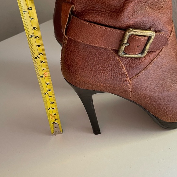 High heeled boots used but like new boots๐๐ - Picture 8 of 12